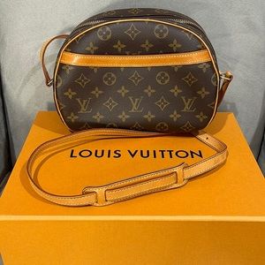 EUC Louis Vuitton shoulder/crossbody bag